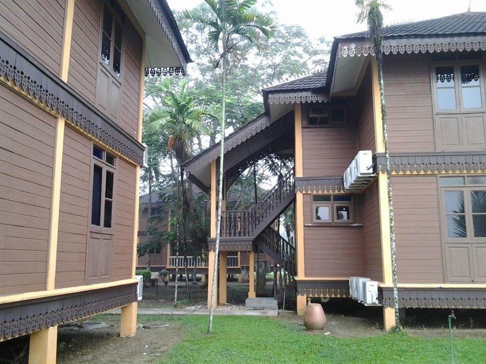 Green Village Pasir Salak Eco River Resort Kampung Gajah  Eksteriør billede