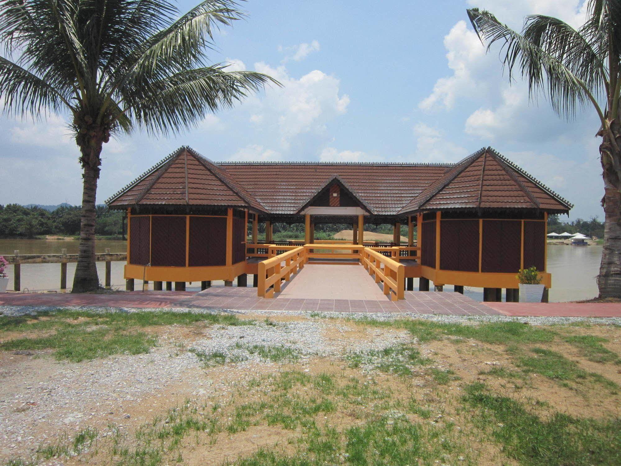 Green Village Pasir Salak Eco River Resort Kampung Gajah  Eksteriør billede
