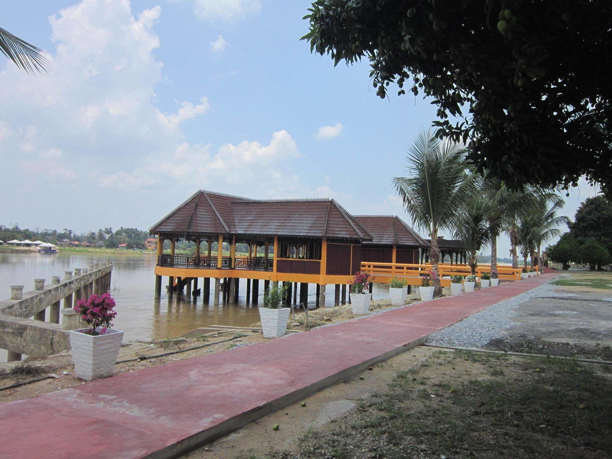 Green Village Pasir Salak Eco River Resort Kampung Gajah  Eksteriør billede
