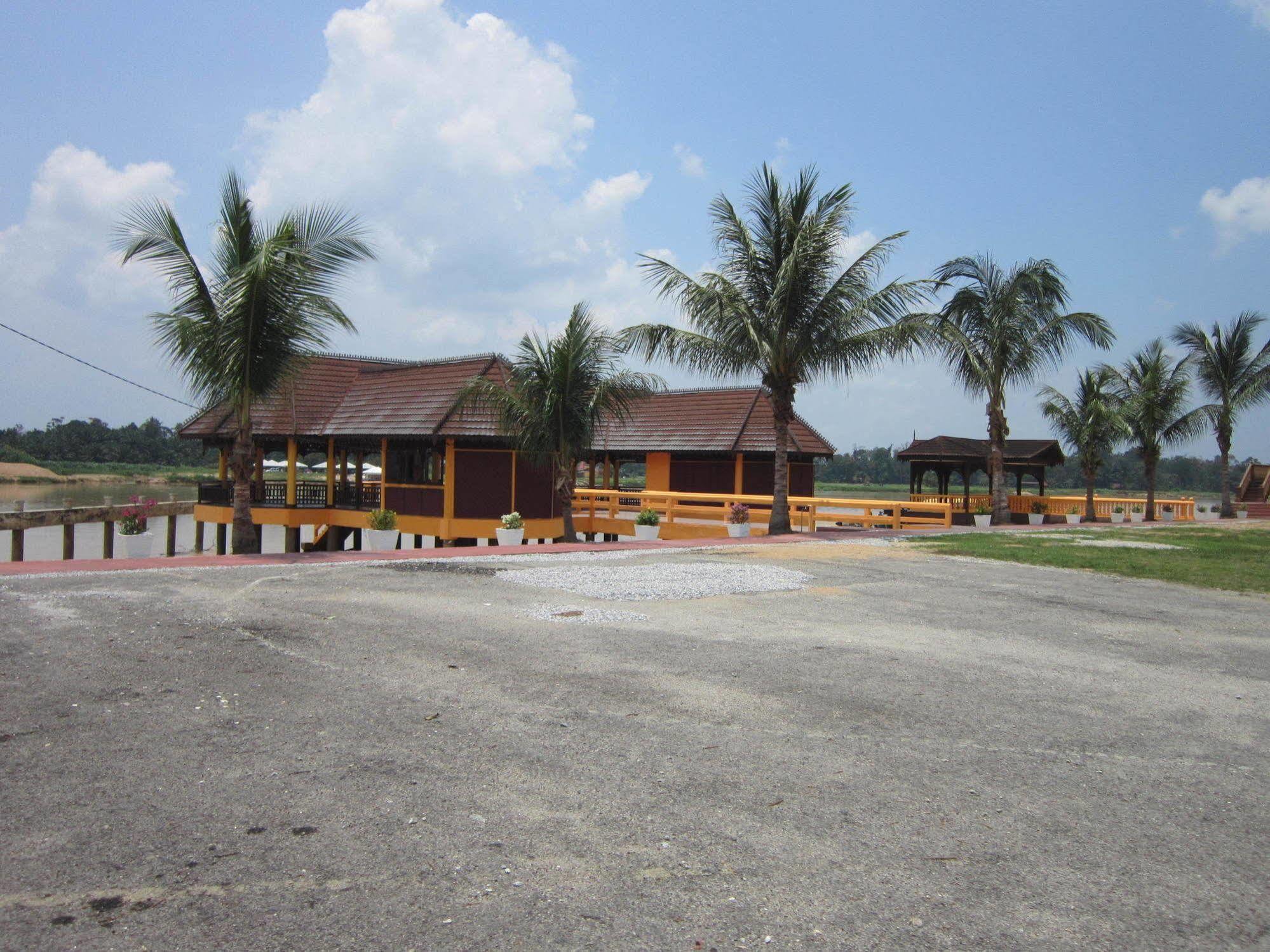 Green Village Pasir Salak Eco River Resort Kampung Gajah  Eksteriør billede