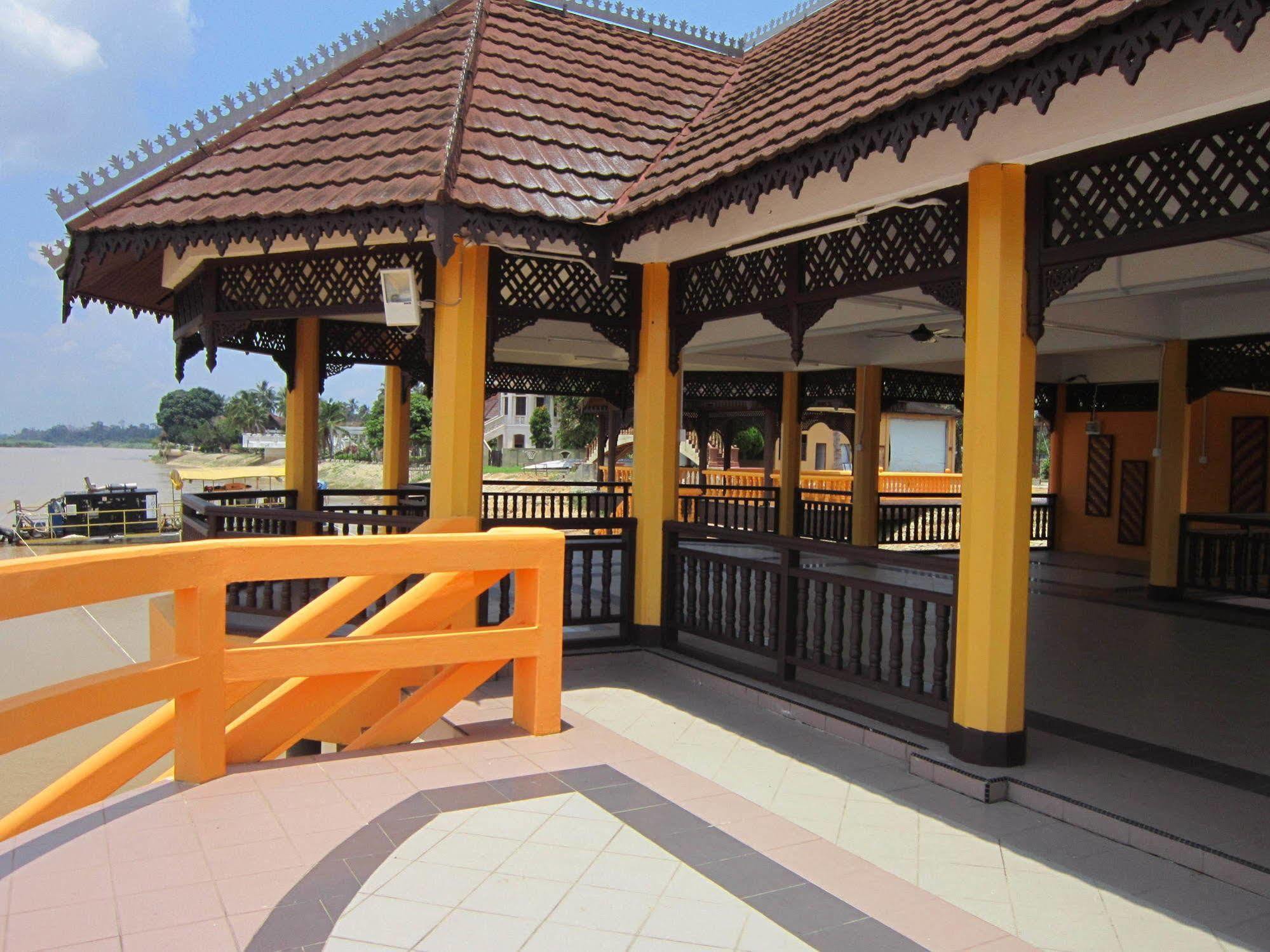 Green Village Pasir Salak Eco River Resort Kampung Gajah  Eksteriør billede